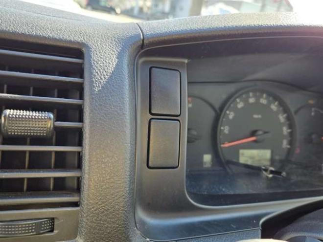 ハイエースバン3.0 DX ロング ディーゼルターボ 4WD　4WD　6人乗り　リアヒーター&リアクーラー　パワーヒート　キーレス　トヨタ純正オーディオプレーヤー　FM/AM　AUX　フロントベンチシート　マルチユースシートバックコンソール　リアアンダーミラー 3000