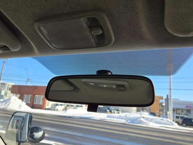 ハイエースバン3.0 DX ロング ディーゼルターボ 4WD　4WD　6人乗り　リアヒーター&リアクーラー　パワーヒート　キーレス　トヨタ純正オーディオプレーヤー　FM/AM　AUX　フロントベンチシート　マルチユースシートバックコンソール　リアアンダーミラー 3000