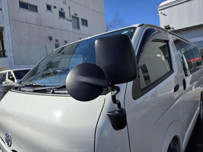 ハイエースバン3.0 DX ロング ディーゼルターボ 4WD　4WD　6人乗り　リアヒーター&リアクーラー　パワーヒート　キーレス　トヨタ純正オーディオプレーヤー　FM/AM　AUX　フロントベンチシート　マルチユースシートバックコンソール　リアアンダーミラー 3000