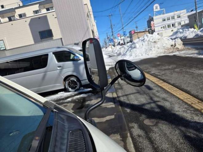 ハイエースバン3.0 DX ロング ディーゼルターボ 4WD　4WD　6人乗り　リアヒーター&リアクーラー　パワーヒート　キーレス　トヨタ純正オーディオプレーヤー　FM/AM　AUX　フロントベンチシート　マルチユースシートバックコンソール　リアアンダーミラー 3000