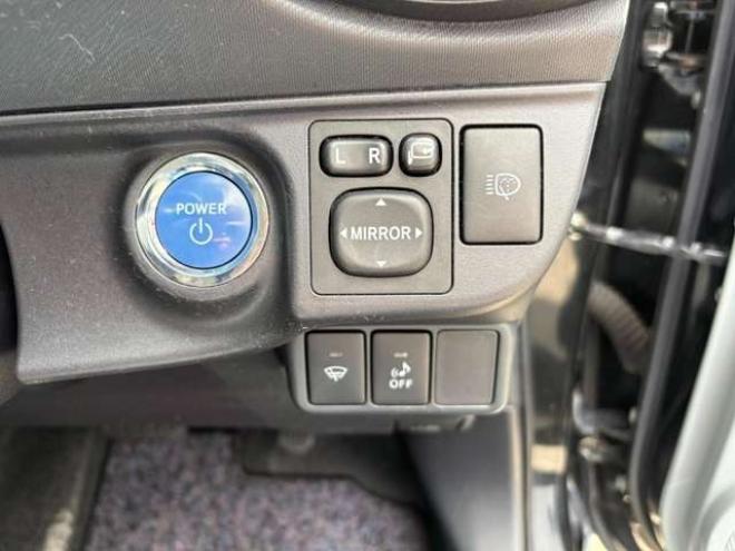 アクア1.5 S　プッシュスタート　スマートキー　純正ナビ7インチ　フルセグTV　Bluetooth　CD/DVD　FM/AM　フルオートエアコン　電動格納ミラー 2WD 1500