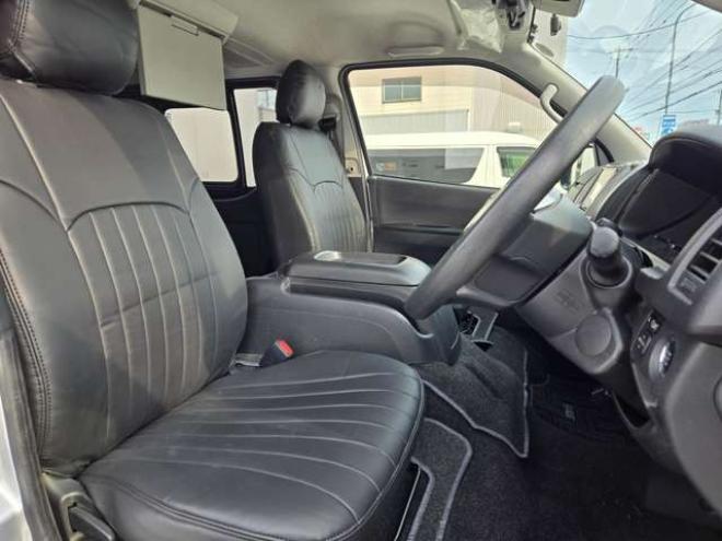 ハイエースバン2.8 スーパーGL ロング ディーゼルターボ 4WD　4WD　リアヒーター　リアクーラー　プッシュスタート　スマートキー　LEDヘッド　ベッドキッド　横滑り防止　衝突被害軽減　車線逸脱　純正ナビ　フルセグTV　Bluetooth　バックカメラ　トヨタ純正リアモニター　ETC 2800