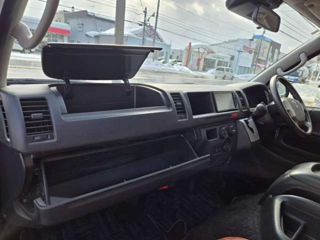 ハイエースバン2.8 DX ワイド スーパーロング ハイルーフ GLパッケージ ディーゼルターボ 4WD　COBRA丸目ヘッドライトKIT　SAFARIフロントスポイラー　リアヒーター&クーラー　キーレス　純正ナビ　ワンセグTV　Bカメラ　オートマチックハイビーム　横滑り防止　車線逸脱　衝突被害軽減　ETC　電動格納ミラー 2800