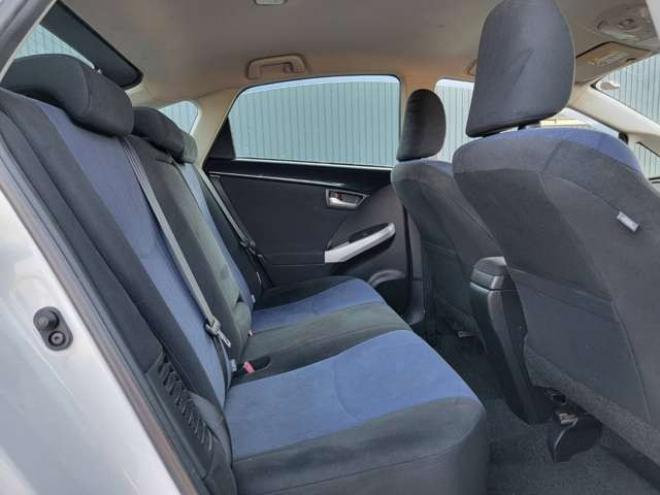 プリウス1.8 S　下廻り防錆塗装済 コムテック製ドラレコ  ケンウッド製社外ナビ フルセグ Bluetooth バックカメラ ETC フロント&テールエアロ プッシュスタート スマートキー 社外アルミ 2WD 1800