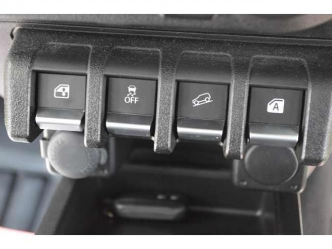 ジムニーXC 4WD　ワンオーナー車4WDターボセーフティサポート搭載アイドリングストップ横滑り防止装置7インチディスプレイモニターETCハイビームアシストLEDライトクルーズコントロール 660