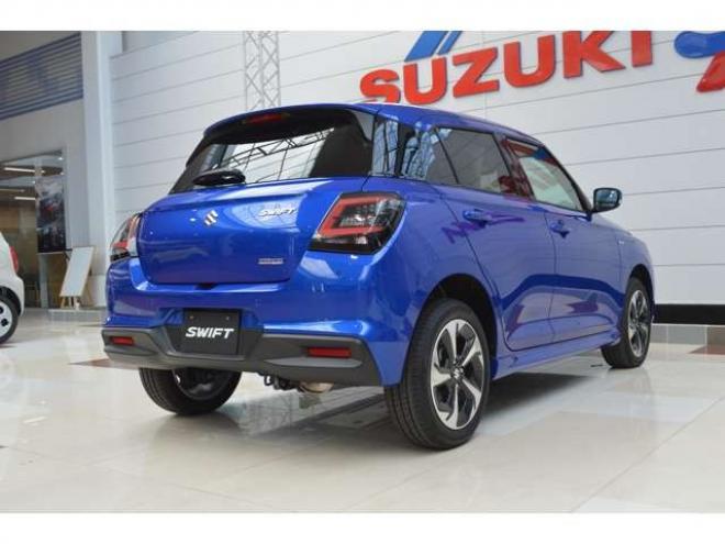 スイフト1.2 ハイブリッド MZ 4WD　ワンオーナー車ハイブリッド4WDセーフティサポート搭載スズキコネクト対応通信機装着車9インチディスプレイオーディオ電動パーキングブレーキアダプティブクルーズコントロールLEDライト 1200