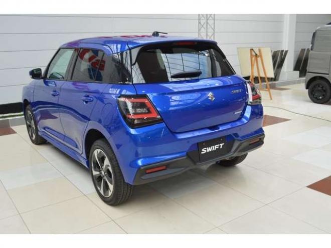 スイフト1.2 ハイブリッド MZ 4WD　ワンオーナー車ハイブリッド4WDセーフティサポート搭載スズキコネクト対応通信機装着車9インチディスプレイオーディオ電動パーキングブレーキアダプティブクルーズコントロールLEDライト 1200
