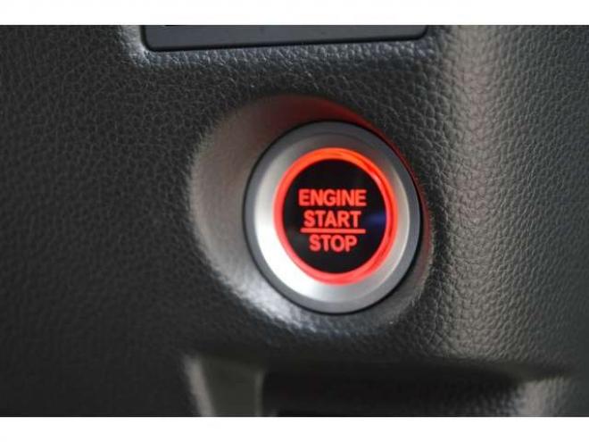 N-BOXカスタム 660 L 4WD　ワンオーナー車4WDホンダセンシング両側オートスライドドア純正ギャザーズナビTVバックカメラETCハイビームアシストLEDライトアダプティブクルーズコントロールドライブレコーダーシートヒーター 660