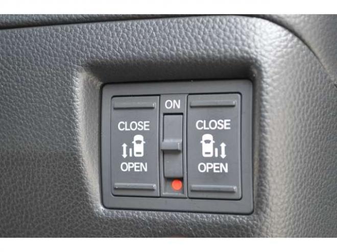 N-BOXカスタム 660 L 4WD　ワンオーナー車4WDホンダセンシング両側オートスライドドア純正ギャザーズナビTVバックカメラETCハイビームアシストLEDライトアダプティブクルーズコントロールドライブレコーダーシートヒーター 660