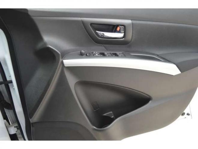 SX4S-CROSS 1.6 4WD　ワンオーナー車ALLGRIP4WD横滑り防止装置パドルシフト横滑り防止装置7インチワイドナビTVディスチャージヘッドライトETCクルーズコントロール社外18インチアルミ 1600