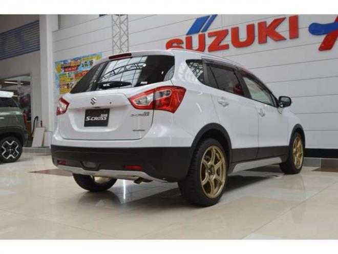 SX4S-CROSS 1.6 4WD　ワンオーナー車ALLGRIP4WD横滑り防止装置パドルシフト横滑り防止装置7インチワイドナビTVディスチャージヘッドライトETCクルーズコントロール社外18インチアルミ 1600