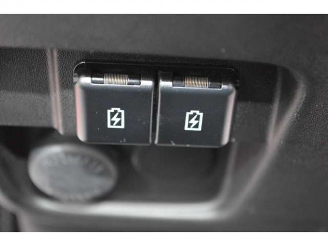 スペーシアハイブリッド X 4WD　レンタアップ車ハイブリッド4WDセーフティサポート搭載デュアルカメラブレーキサポート後退時ブレーキサポート両側オートスライドドア7インチワイドナビTVバックカメラETCハイビームアシスト 660