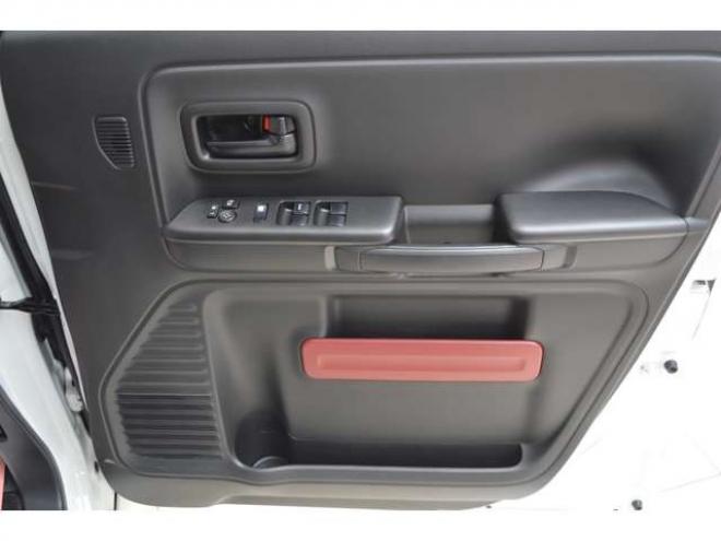 スペーシアハイブリッド X 4WD　レンタアップ車ハイブリッド4WDセーフティサポート搭載デュアルカメラブレーキサポート後退時ブレーキサポート両側オートスライドドア7インチワイドナビTVバックカメラETCハイビームアシスト 660