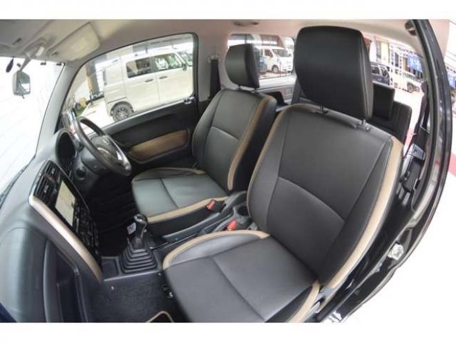 ジムニーランドベンチャー 4WD　ワンオーナー特別仕様車5速マニュアル4WDターボ7インチワイドナビTVバックカメラETCハーフレザーシートヒーター 660