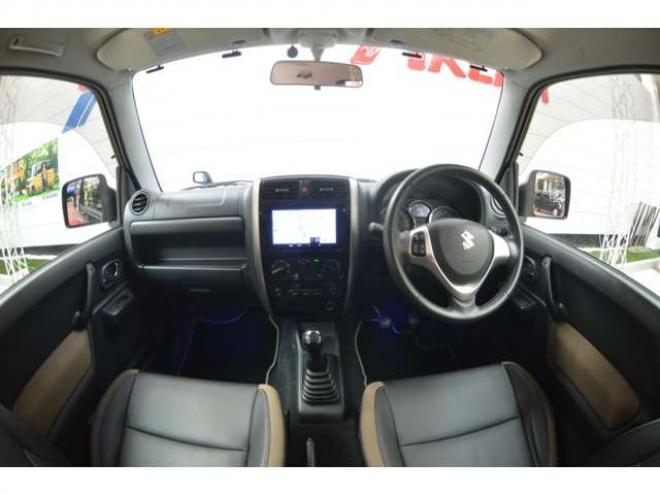 ジムニーランドベンチャー 4WD　ワンオーナー特別仕様車5速マニュアル4WDターボ7インチワイドナビTVバックカメラETCハーフレザーシートヒーター 660