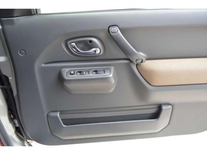 ジムニーランドベンチャー 4WD　ワンオーナー特別仕様車4WDターボフロアオートマチックCDハーフレザーシートヒーター 660