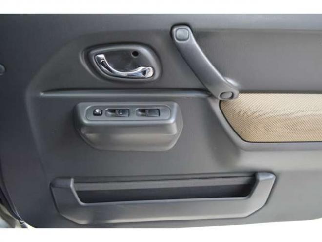 ジムニーランドベンチャー 4WD　ワンオーナー特別仕様車5速マニュアル4WDターボハーフレザーシートヒーターETCドライブレコーダー 660