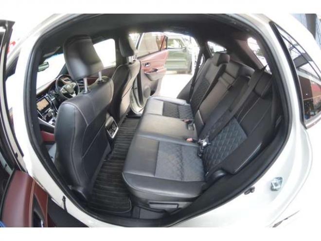 ハリアー2.5 ハイブリッド E-Four プレミアム アドバンストパッケージ 4WD　ワンオーナー車プリクラッシュセーフティ横滑り防止装置ハーフレザーシート全方位モニター付8インチナビ純正ナビTVバックカメラLEDライトETCクルーズコントロールパワーバックドア 2500