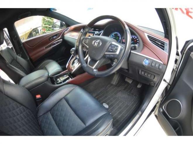 ハリアー2.5 ハイブリッド E-Four プレミアム アドバンストパッケージ 4WD　ワンオーナー車プリクラッシュセーフティ横滑り防止装置ハーフレザーシート全方位モニター付8インチナビ純正ナビTVバックカメラLEDライトETCクルーズコントロールパワーバックドア 2500