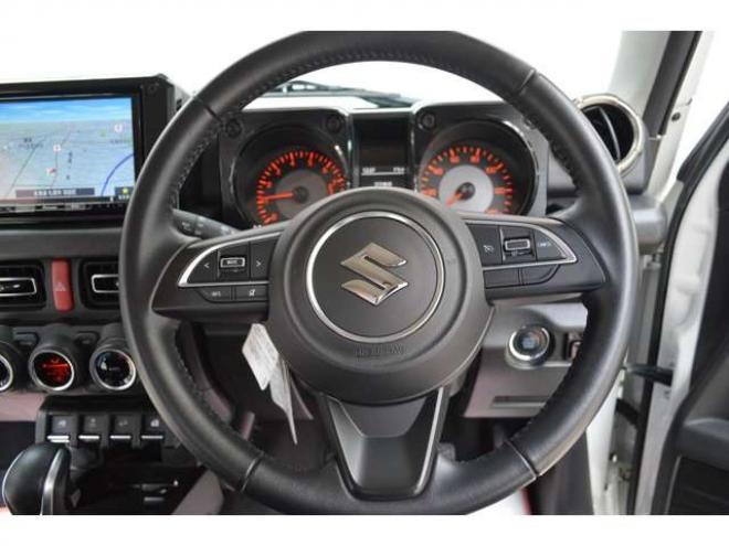 ジムニーXC 4WD　ワンオーナー4WDターボセーフティサポート搭載8インチナビTVバックカメラLEDライトクルーズコントロール 660