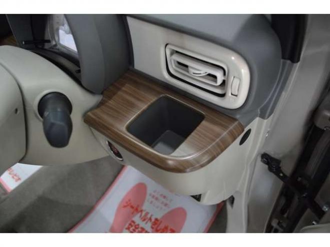 ラパンハイブリッド X 4WD　ハイブリッド4WDセーフティサポート搭載スズキコネクト対応通信機装着車アイドリングストップ全方位モニター用カメラパッケージハイビームアシストLEDライト 登録済未使用車 660