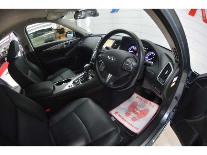 スカイライン3.5 350GT FOUR ハイブリッド タイプP　ハイブリッド4WDアイドリングストップエマージェンシーブレーキ横滑り防止装置HIDライト全方位モニター付純正ナビTVバックカメラ黒革シートヒーターETCアダプティブクルーズコントロール 3500