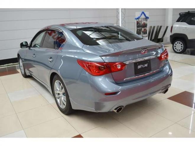 スカイライン3.5 350GT FOUR ハイブリッド タイプP　ハイブリッド4WDアイドリングストップエマージェンシーブレーキ横滑り防止装置HIDライト全方位モニター付純正ナビTVバックカメラ黒革シートヒーターETCアダプティブクルーズコントロール 3500