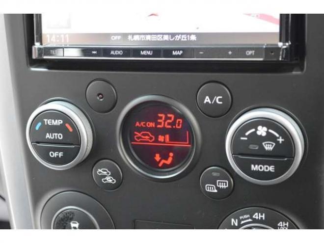 エスクード2.4 XG 4WD　ワンオーナー車5速マニュアル4WD横滑り防止装置SDナビTVバックカメラETCクルーズコントロールドライブレコーダーディスチャージヘッドライト純正17インチアルミシートヒーター 2400