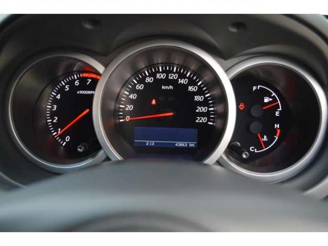 エスクード2.4 XG 4WD　ワンオーナー車5速マニュアル4WD横滑り防止装置SDナビTVバックカメラETCクルーズコントロールドライブレコーダーディスチャージヘッドライト純正17インチアルミシートヒーター 2400