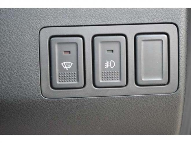 エスクード2.4 XG 4WD　ワンオーナー車5速マニュアル4WD横滑り防止装置SDナビTVバックカメラETCクルーズコントロールドライブレコーダーディスチャージヘッドライト純正17インチアルミシートヒーター 2400