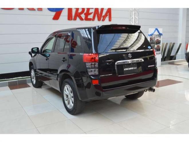 エスクード2.4 XG 4WD　ワンオーナー車5速マニュアル4WD横滑り防止装置SDナビTVバックカメラETCクルーズコントロールドライブレコーダーディスチャージヘッドライト純正17インチアルミシートヒーター 2400