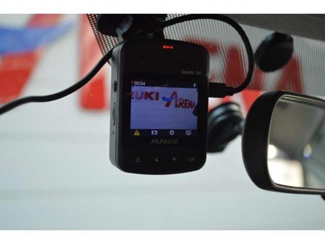 エスクード2.4 XG 4WD　ワンオーナー車5速マニュアル4WD横滑り防止装置SDナビTVバックカメラETCクルーズコントロールドライブレコーダーディスチャージヘッドライト純正17インチアルミシートヒーター 2400