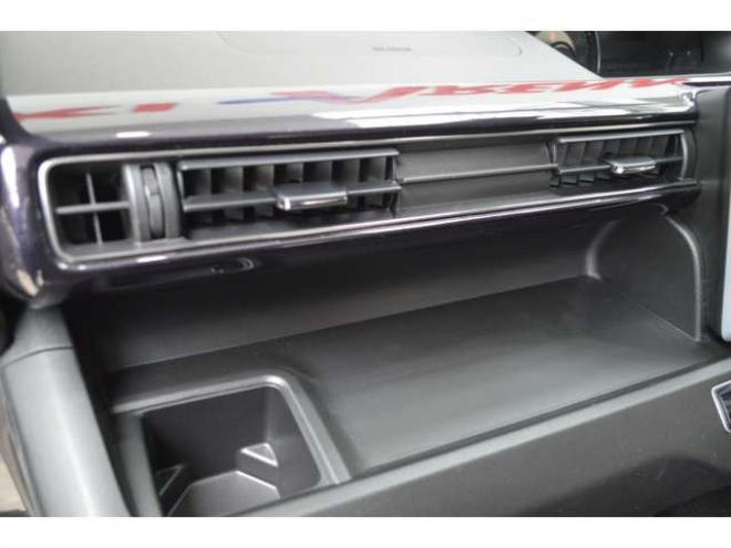 ワゴンRスティングレー ハイブリッド X 4WD　ワンオーナー車ハイブリッド4WDセーフティサポート搭載アイドリングストップ全方位モニター8インチナビTVハイビームアシスト付LEDライトETC横滑り防止装置ヘッドアップディスプレイ 660