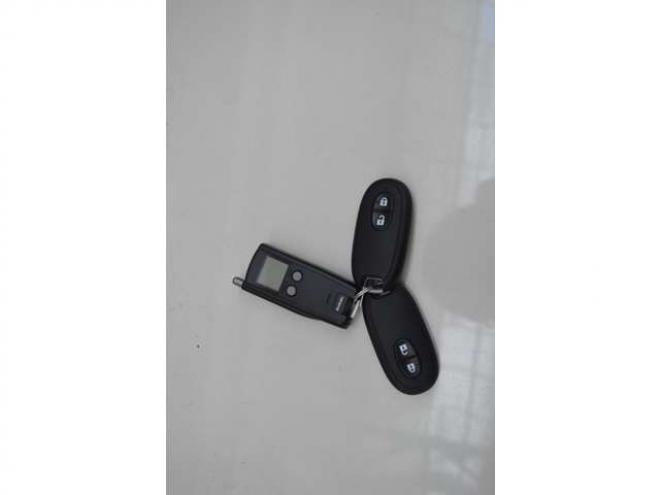 アルトワークス 660 オートギヤシフト 4WD　ワンオーナー車4WDターボオートギアシフトRECAROシートセーフティパッケージレーダーブレーキサポート誤発進抑制機能パドルシフト横滑り防止装置ディスチャージヘッドライト純正エンジンスターター 660