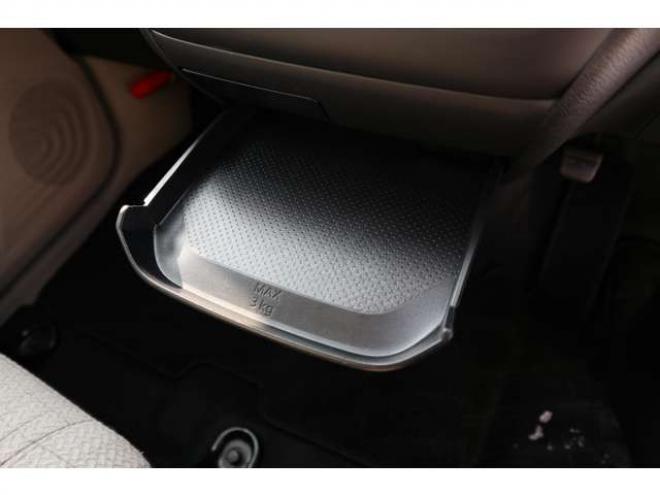 eKワゴンM 4WD　純正CDプレイヤー　オートライト　衝突軽減ブレーキ　車線逸脱警報　パーキングセンサー　ETC 660