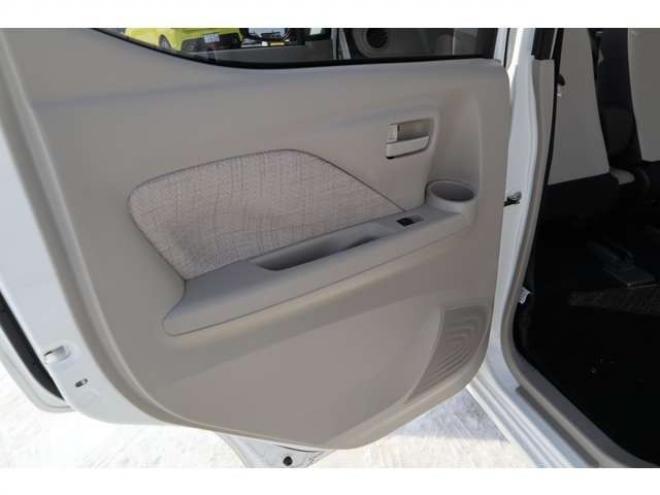 eKワゴンM 4WD　純正CDプレイヤー　オートライト　衝突軽減ブレーキ　車線逸脱警報　パーキングセンサー　ETC 660