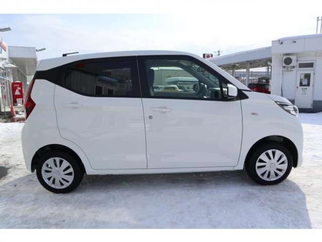 eKワゴンM 4WD　純正CDプレイヤー　オートライト　衝突軽減ブレーキ　車線逸脱警報　パーキングセンサー　ETC 660