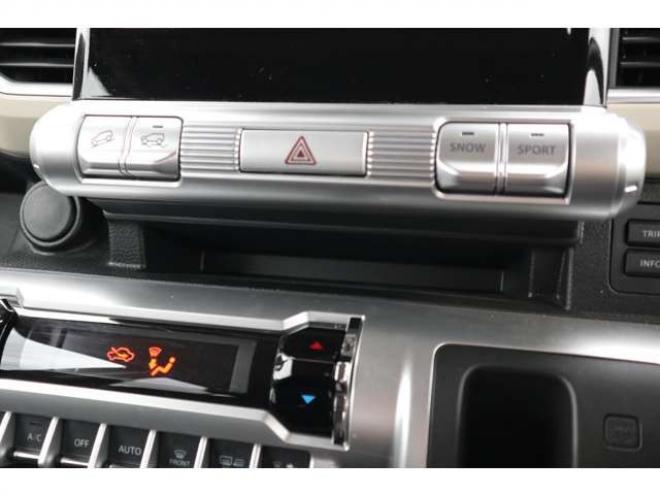 クロスビー1.0 ハイブリッド MX スズキ セーフティ サポートパッケージ装着車 4WD　CDプレイヤー　シートヒーター　アイドリングストップ　パーキングセンサー　デュアルセンサーブレーキサポート　ヒルディセントコントロール 1000