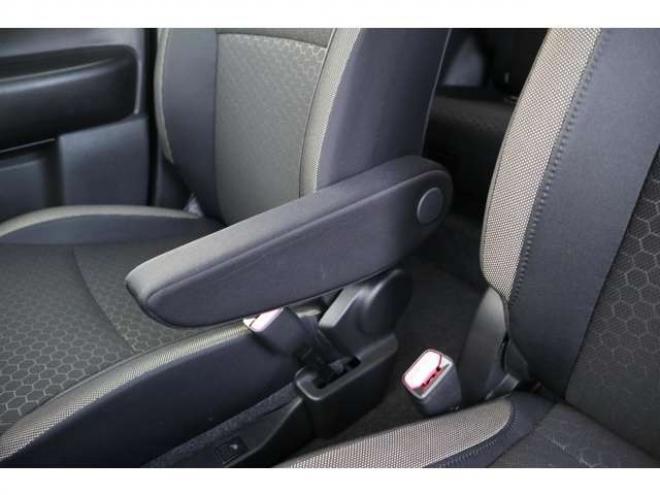 クロスビー1.0 ハイブリッド MX スズキ セーフティ サポートパッケージ装着車 4WD　CDプレイヤー　シートヒーター　アイドリングストップ　パーキングセンサー　デュアルセンサーブレーキサポート　ヒルディセントコントロール 1000