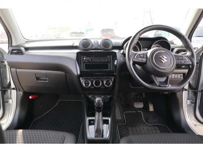 スイフト1.2 XL セーフティパッケージ装着車 4WD　CDプレイヤー　シートヒーター　パドルシフト　オートライト　アダプティブクルーズコントロール　車線逸脱警報 1200