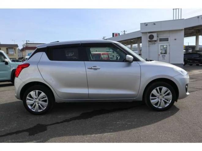 スイフト1.2 XL セーフティパッケージ装着車 4WD　CDプレイヤー　シートヒーター　パドルシフト　オートライト　アダプティブクルーズコントロール　車線逸脱警報 1200