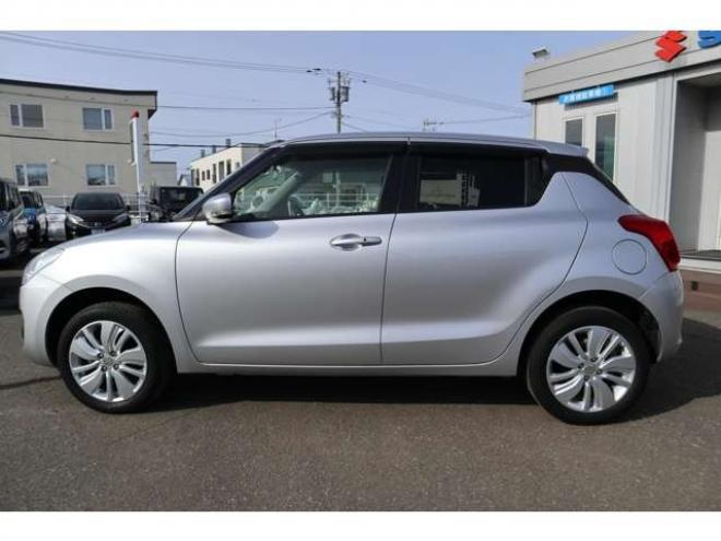 スイフト1.2 XL セーフティパッケージ装着車 4WD　CDプレイヤー　シートヒーター　パドルシフト　オートライト　アダプティブクルーズコントロール　車線逸脱警報 1200