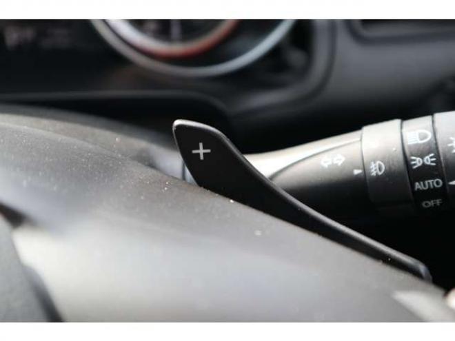 スイフト1.2 XL セーフティパッケージ装着車 4WD　CDプレイヤー　シートヒーター　パドルシフト　オートライト　アダプティブクルーズコントロール　車線逸脱警報 1200