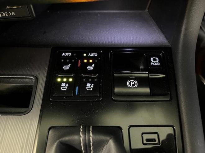 レクサスＲＸ４５０ｈ　Ｆスポーツ　本州仕入　寒冷地仕様　純正ムーンルーフ　レクサスセーフティセンス　ヘッドアップディスプレイ　全方位パノラミックビューモニター　純正２０インチＡＷ　純正１８ＡＷ＋スタッドレスタイヤ付　リア３面フィルム 4WD 3500 5Dr