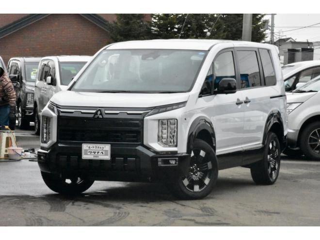 デリカD:5　２６型　４ＷＤ　ステップレス　登録済未使用車　Ｓ－ＡＷＣ　ヒルディセントコントロール　ＴＡＲＯＵＳセレクション　８インチ液晶メーター　全方位カメラ　三菱ｅ－Ａｓｓｉｓｔ