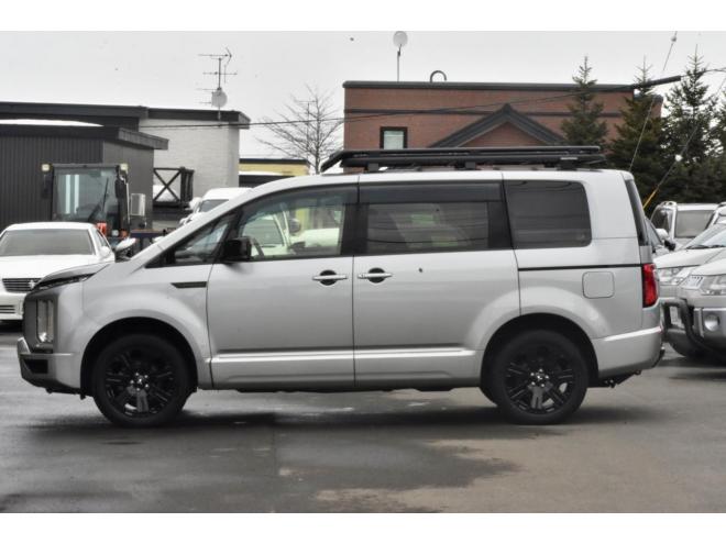 デリカD:5　4WD　本州仕入　ブラックアウト　シャモニー仕様　ＪＡＯＳハンドルプロテクター　新車外しタイヤ／ホイール　両側電動スライドドア　社外ナビ／バックカメラ