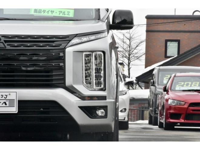 デリカD:5　4WD　本州仕入　ブラックアウト　シャモニー仕様　ＪＡＯＳハンドルプロテクター　新車外しタイヤ／ホイール　両側電動スライドドア　社外ナビ／バックカメラ