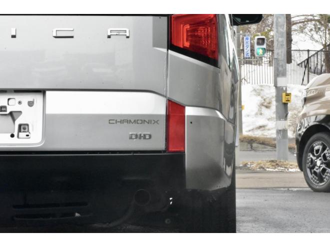 デリカD:5　4WD　本州仕入　ブラックアウト　シャモニー仕様　ＪＡＯＳハンドルプロテクター　新車外しタイヤ／ホイール　両側電動スライドドア　社外ナビ／バックカメラ