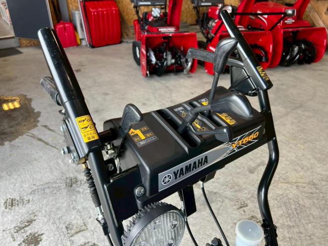 除雪機お手頃現状販売！ヤマハ　YT660！