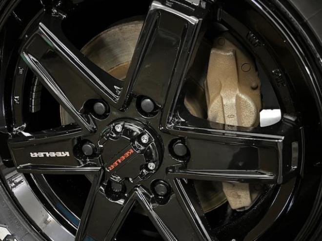 パジェロロングエクシード　本州仕入　禁煙車　新品ＷＥＤＳキーラー１７ＡＷ＋新品ＴＯＹＯホワイトレタータイヤ　純正１７ＡＷ＋スタッドレスタイヤ付　新品ＪＡＯＳブラックマッドガード　カロッツェリアナビ　地デジ　Ｂｌｕｅｔｏｏｔｈ 4WD 3200 5Dr